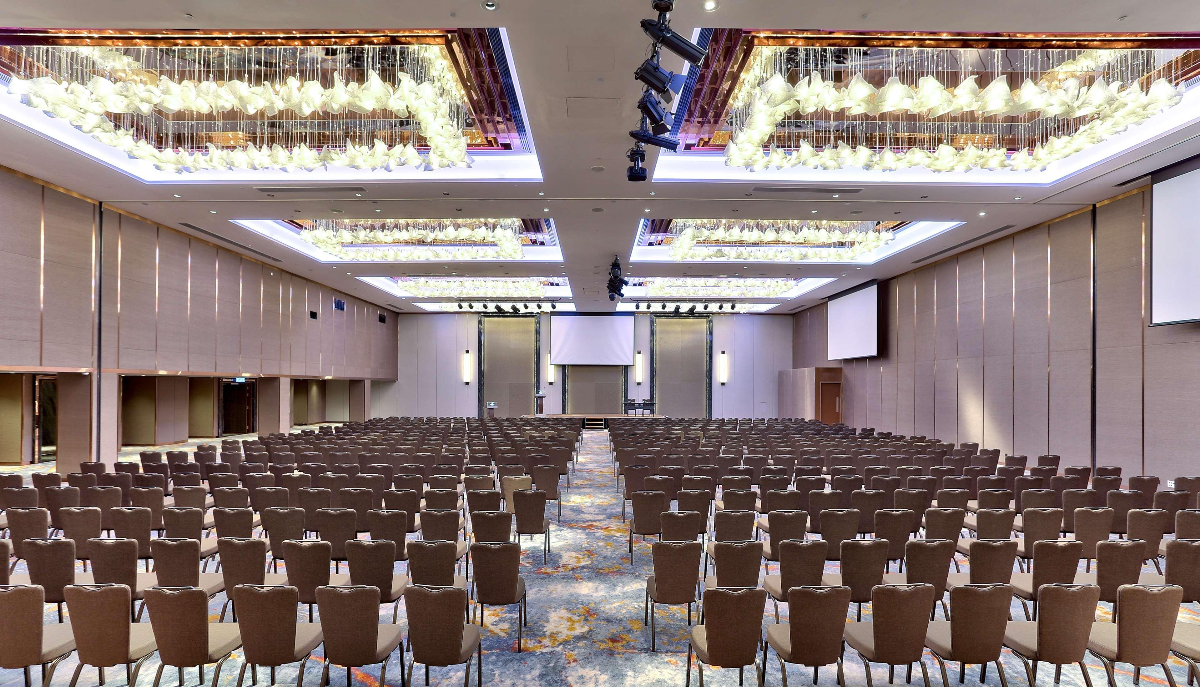 Hilton Kota Kinabalu Hotel Exterior foto The Grand Ballroom